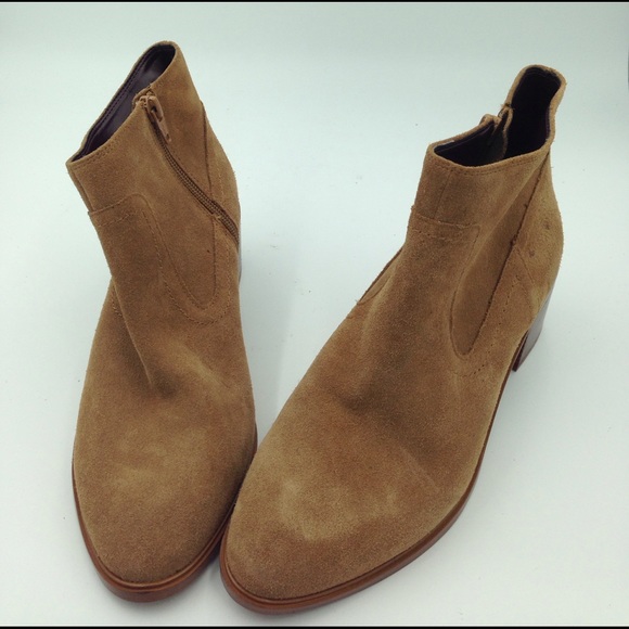 BCBGeneration Allegro Suede Ankle Boots NWOT - Picture 3 of 5
